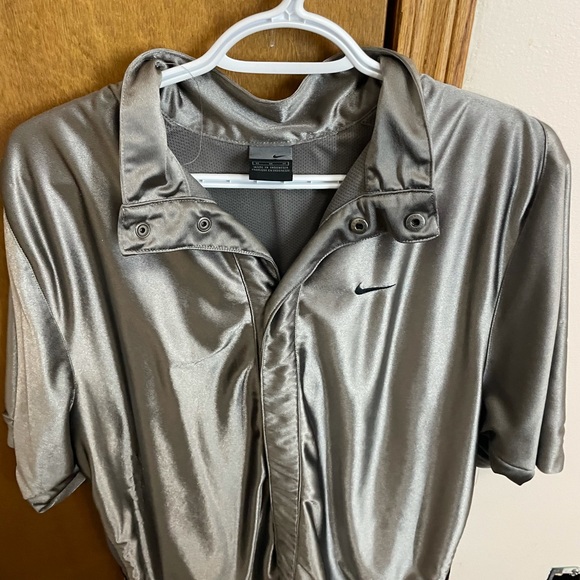 Nike Button Up T-Shirt - Picture 1 of 9
